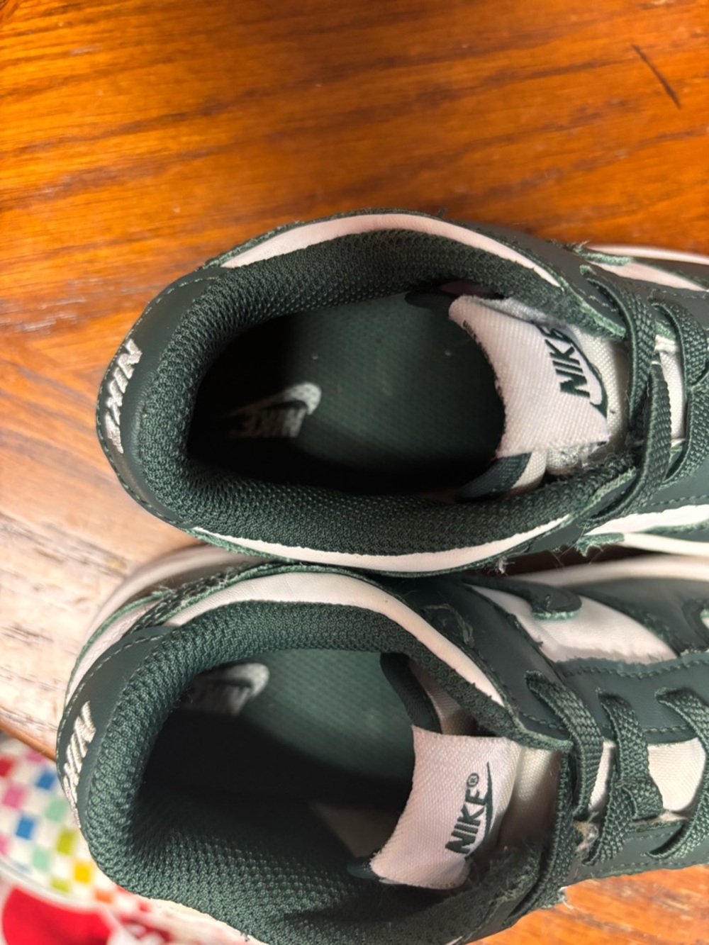 Nike Kids Low-Top Sneakers in Dark Green and White - Picture 5 of 8